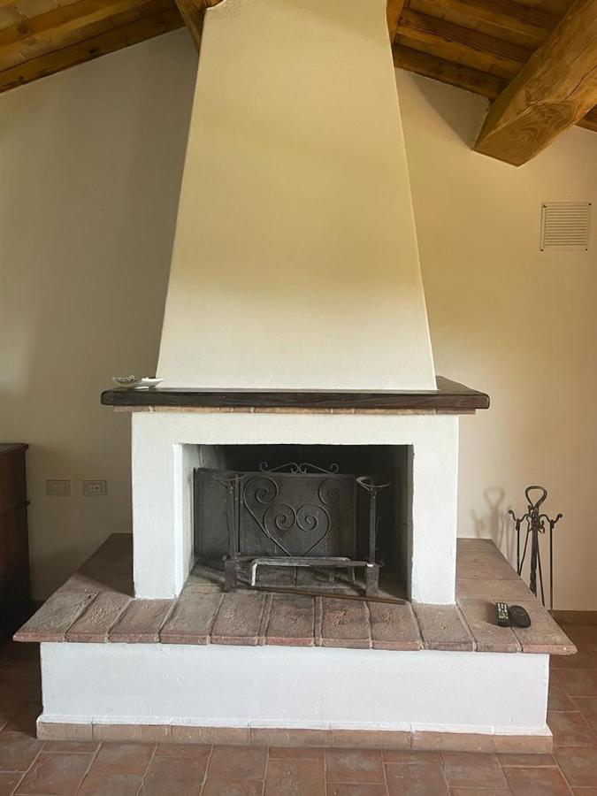 Casa Di Campagna In Collina Tatti Bagian luar foto